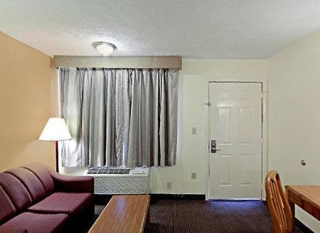 Rodeway Inn Canton Exterior foto