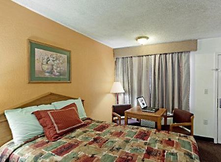 Rodeway Inn Canton Exterior foto