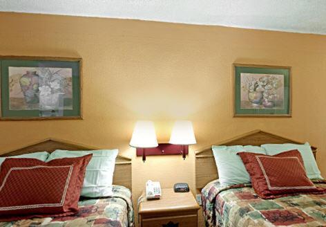 Rodeway Inn Canton Exterior foto