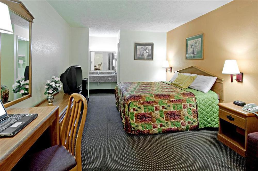 Rodeway Inn Canton Habitación foto